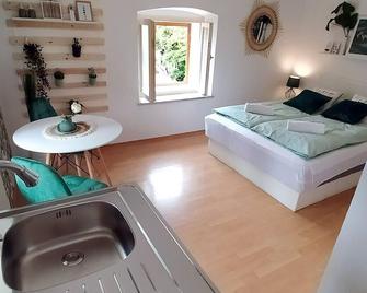 Cool & Romantic Studio in Portoroz JB3 - Portorož - Bedroom