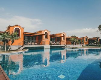 Hotel & Hacienda La Caravedo - Ica - Pool