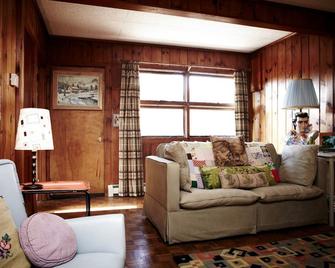 Stickett Inn - Barryville - Living room