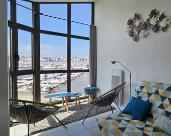 Exceptional view next to the Grande Plage with WIFI - Saint-Gilles-Croix-de-Vie - Huiskamer