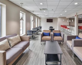 The Penn Stroud Stroudsburg - Poconos, an Ascend Collection Hotel - Stroudsburg - Lounge