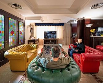 Hotel Sabbie d'Oro - ג'יארדיני נאקסוס - לובי