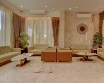 Hotel Warma Palace - Yeola - Lobby