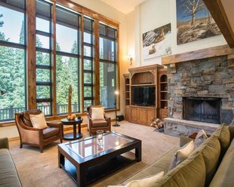 Silver Aspen - Five Bedroom Loft Luxury Townhome Hotel Room - Solitude - Living room