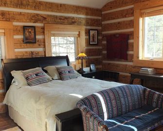 Riverside Meadows Master Cabin on the Rio Grande - South Fork - Bedroom