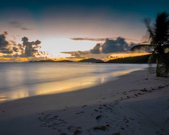 El Navegante de Culebra - Culebra - Pláž