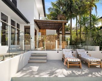 Clarkes Beach House - Byron Bay - Patio