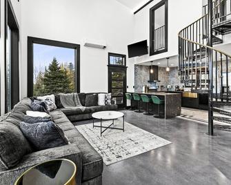 Cabin In Knife River, uniquely designed, secluded but near attractions. - Knife River - Living room
