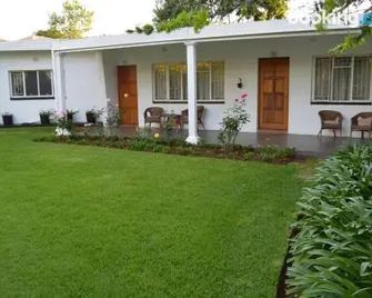 Franka Guesthouse - Rustenburg