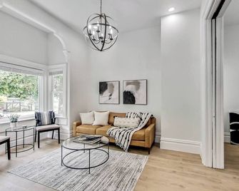 West Oakland Charm 5br4ba Ac Wd - Oakland