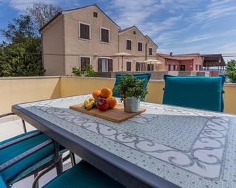 Apartments Dolac - Nerezine - Balcone