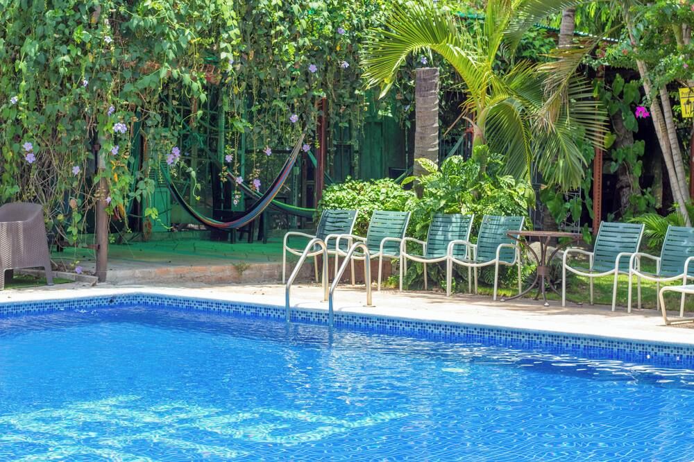 Hotel Rancho Argueta - San Luis Talpa - Piscina