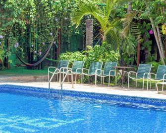 Hotel Rancho Argueta - San Luis Talpa - Piscina