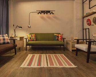 Cozy House Hostel - Hualien City - Living room
