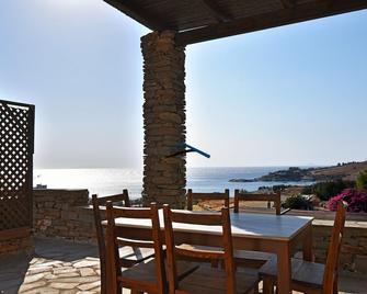 Family house with a sea view for rent in the area of Koundouros - Koundouros - Balcony