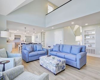 Seagrass Lane 26 by Wild Dunes, with Marsh View - Isle of Palms - Вітальня