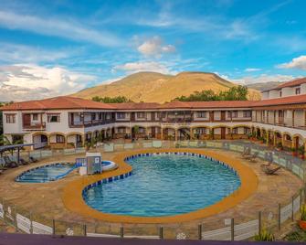 Hotel Gran Sirius - Sachica - Piscina