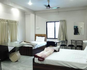 Sr Hotel Kilerama Ashta - Ashta - Bedroom