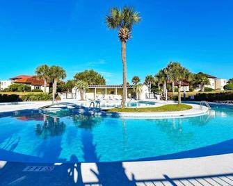 Enjoy Listening To The Sound Of The Crashing Waves And Bird Watching 4 Bedroom Villa by Peace Vacations - Georgetown - Pool