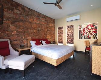 Exotic Balinese style farm stay - Pushkar - Bedroom