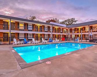 The Guest Lodge Gainesville - Gainesville - Pool