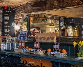 Cosy B&b With Parking Above Caf Alf Resco - 達特茅斯 - 酒吧