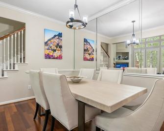 Best location in Woodlands! Family friendly home. 1 mile from everything - Shenandoah - Dining room