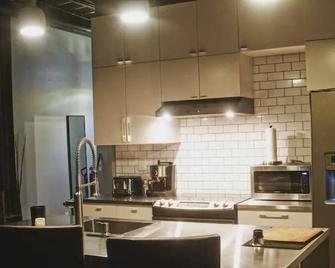 Premier Loft Downtown Detroit - דטרויט - מטבח