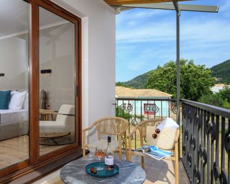 Elisso Hotel - Vasiliki - Balcón