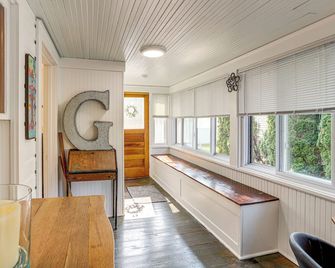 Walk to Private Beach Lake Erie Retreat with Yard! - Huron