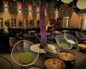 داون تاون بوتيك هوستل بوتيك هوستل - زادار - مطعم