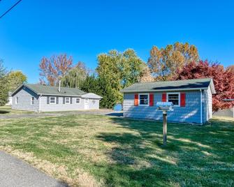 New River 3br - Fishing, Hot Tub And Vt Game Weekends - Radford - Building