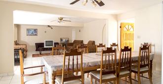 Villa Donna Inn - Bahía Montego - Comedor