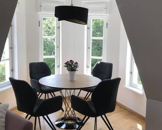 Villa Neidstein - Luxurious attic apartment - Weigendorf - Comedor
