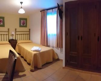 Hostal Caballero - Zahara de la Sierra - Slaapkamer