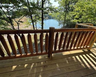 Lakefront Luxury Camping Amazing Wildlife Preserve - Stilwell - Balcón