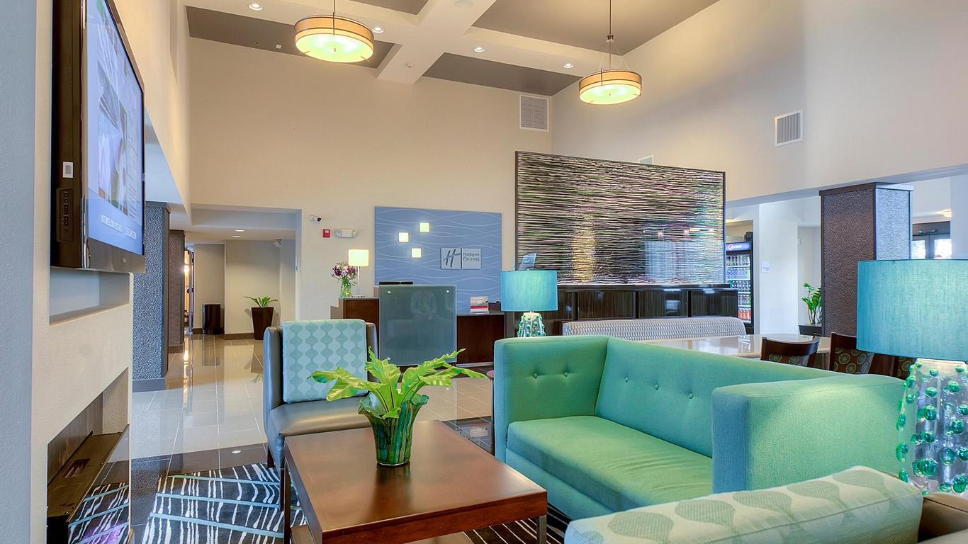 Holiday Inn Express & Suites Carlsbad Beach