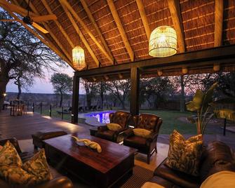 Tomo Safari Lodge - Hoedspruit - Binnenhof