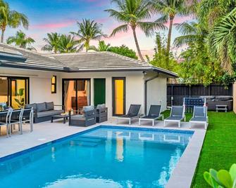 Open Concept Bungalow Beach Proximity Lush Neighborhood Pearl Key - Fort Lauderdale - Pool