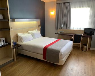 Holiday Inn Express Vitoria - Vitoria-Gasteiz - Bedroom