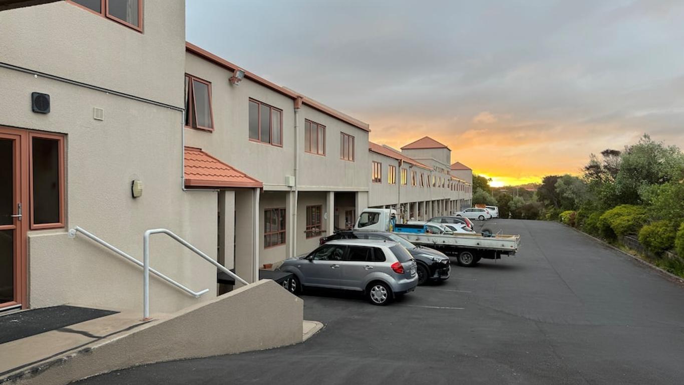 Albany Executive Motor Inn