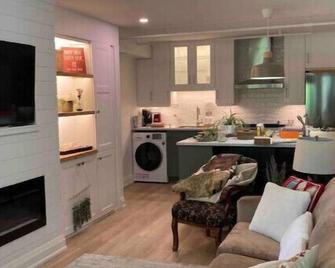 Garden Studio Apartment - Orangeville - Kitchen