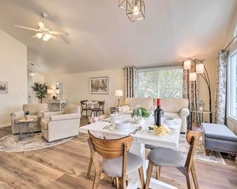Waterfront Cottage with Private Beach and Deck! - Colonial Beach - Dining room