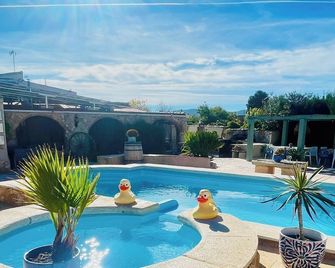 6 Bed House Sleeps 12 - Pool Hot Tub Fireplace - Pinoso - Piscina