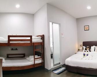 The Nest Hostel - Semporna - Bedroom