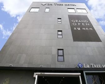Cheonan La Tree Hotel - Cheonan - Gebäude