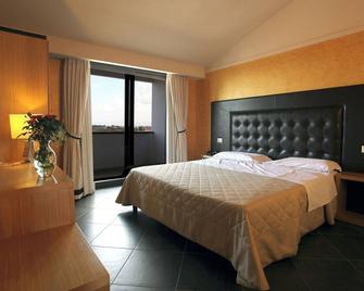 Hotel Briganti - Qualiano - Schlafzimmer