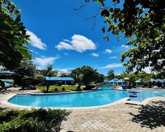 EGI Resort and Hotel - Lapu-Lapu City - Pool