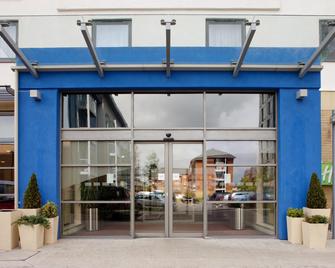 Holiday Inn Express Slough - Slough - Bina