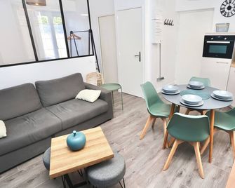 L'indigo - Wifi - 400m centre Pontivy - Pontivy - Dining room